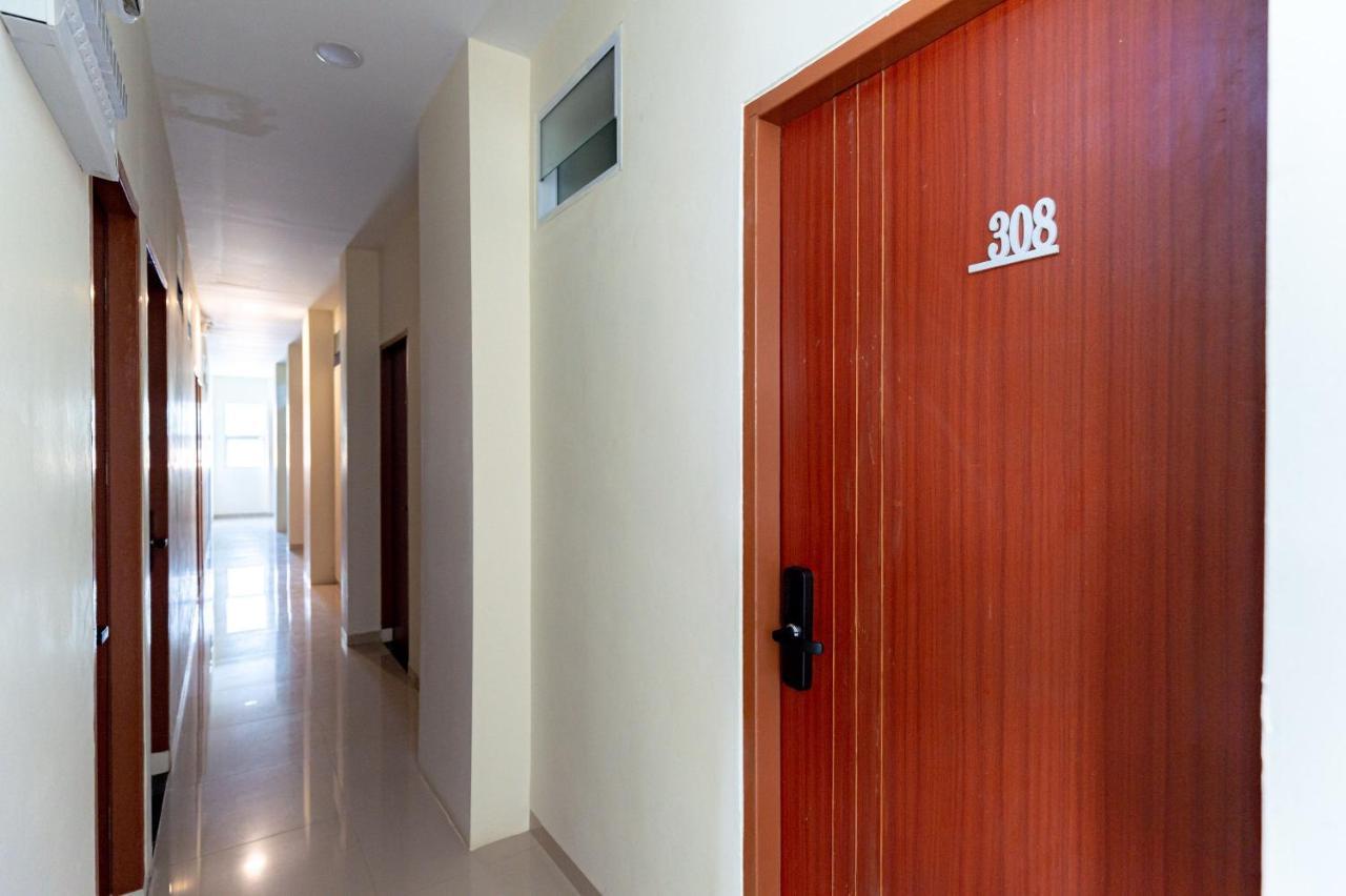 Reddoorz Plus At Komplek Abc Batu Aji Batam Kubuk Екстер'єр фото